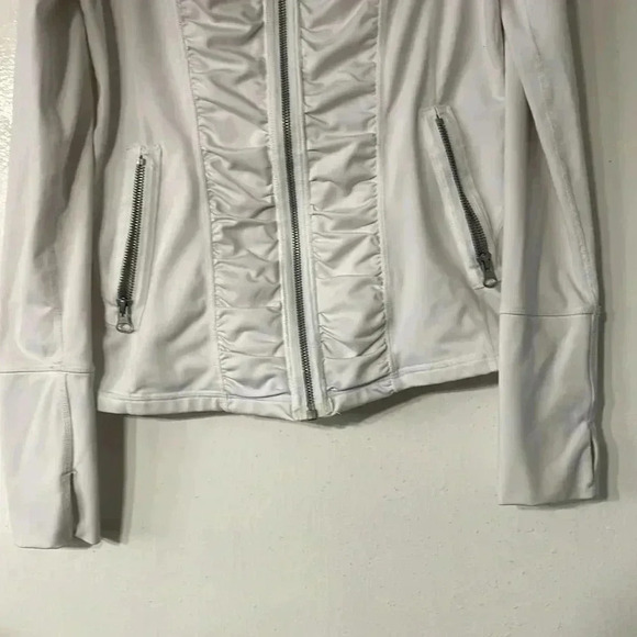 Zella runched front zip up - Picture 2 of 9